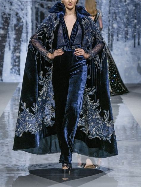 Cloak Outfit Aesthetic, House Tarth Aesthetic, Sorcerer Robes, Embroidered Cloak, Mode Harajuku, Fashion Design Inspiration, Ziad Nakad, Fashion Fantasy, Mode Chanel