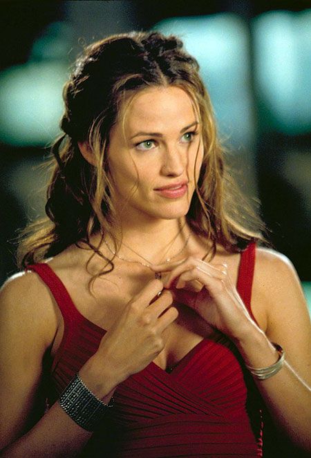 Hated Daredevil, but loved Jennifer's hair & makeup in the movie Jennifer Garner Daredevil, Daredevil 2003, Jennifer Garner Elektra, Jennifer Garner Style, Jen Garner, Ben And Jennifer, Workout Diet, Diet And Exercise, Celebrity Workout