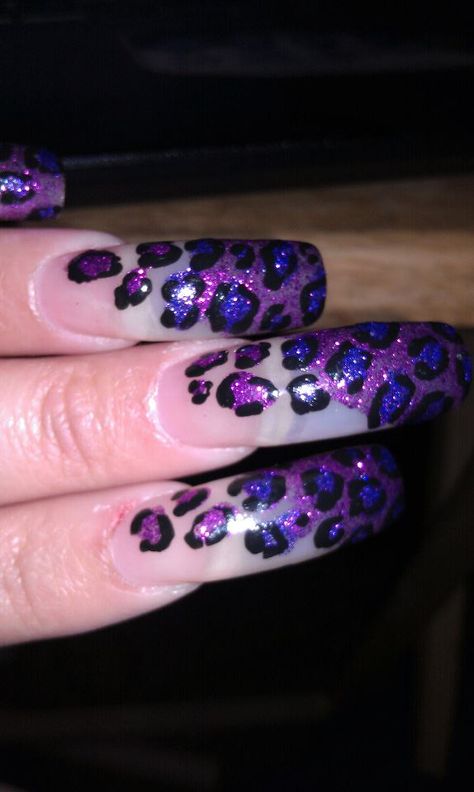 I love Long nails and cute designs. In purple Y2k Nails Purple And Black, Purple 90s Nails, Purple Y2k Nails, Black And Purple Nails, 90s Nails, Stamping Nail Polish, Purple Y2k, Building Things, Nail Work