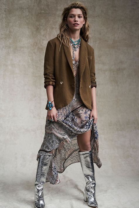 Estilo Hippie Chic, Army Coat, Long Blazer Jacket, Fitted Blazer Jacket, Estilo Hippie, Blazer Designs, Free People Jacket, Wool Blend Jacket, Long Blazer