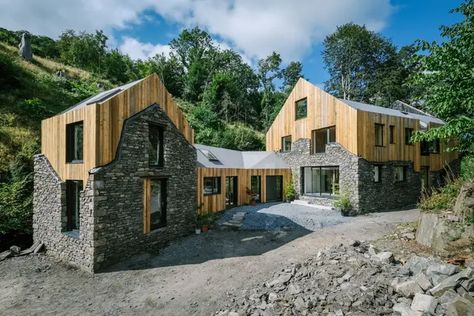 Grand Designs couple use parents’ retirement fund for pig sty ruin | Evening Standard Pig Sty, Ruins Architecture, Renovation Architecture, Exterior Modern, Retirement Fund, Grand Designs, Stone Houses, Stone House, House Designs