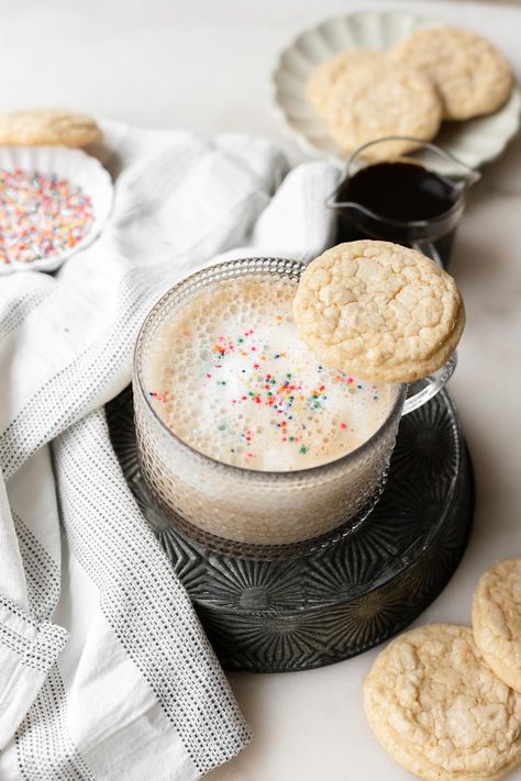 Sugar Cookie Coffee, Sugar Cookie Latte, Coffee Sugar Cookies, Cookie Coffee, Homemade Iced Coffee, Vegan Sugar Cookies, Campfire Desserts, Crumbl Cookies, Iced Coffee Drinks