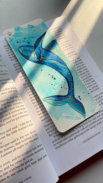 Book Mark Art Ideas, Book Mark Painting Ideas Easy, Bookmarks Inspired By Books, Painting Ideas For Bookmarks, Bookmark Ideas Painting, Art Bookmark Ideas, Bookmark Watercolor Painting, Cool Bookmark Ideas, Bookmark Watercolor Ideas