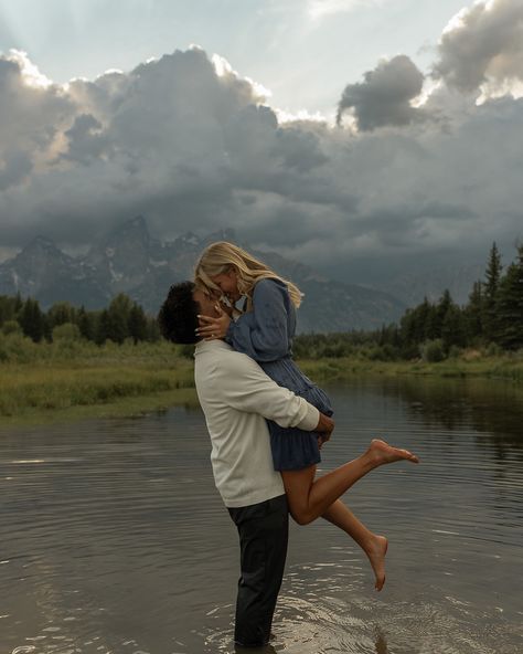 blue skys . . #jacksonholephotographer #grandtetonnationalpark #proposalideas #idahophotographer #weddingproposal #tetonsnationalpark #tetonphotographer #destinationweddingphotographers #authenticlovemag #authenticlovemags #idahoweddingphotographer #worldviewmag #insomniamag #777luckyfish #unscriptedposingapp #feel_wedvibes #romancemag #emotionsurfers #storyphotos3 🗝️: teton photos | Grand Teton National Park | summer engagement photoshoot | Jackson Hole wedding photographer | proposal |... National Park Proposal, Blue Skys, Park Proposal, Jackson Hole Wedding, Jackson Hole, Engagement Photoshoot, Relationship Goals, National Park, Wedding Photographer