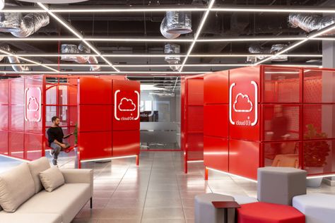 Santander Digital Generation Offices - Sao Paulo - Office Snapshots Netflix Office, Bank Branch, Floating In Space, Shared Office, Modular Lounges, Sao Paulo Brazil, Interior Work, Branch Design, Open Office