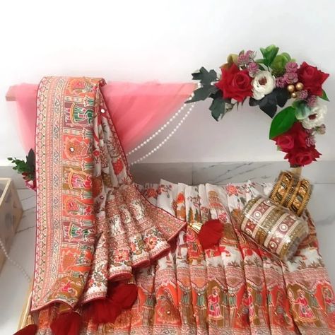 Saree Packing Ideas Wedding, Wedding Rukhwat, Shadi Decoration, Chhab Decoration, Saree Packing, Wedding Gift Pack, Packing Ideas, Wedding Gifts Packaging, Wedding Crafts Diy