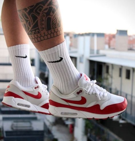 What a view! 😍 What do you think of the Nike Air Max 90/1 Hybrid OG Red? 🍒 Shoutout to: @carlescampama 🔥 Nike Air Max 1 Outfit Men, Air Max 1 Outfit Men, Shoe List, Air Max One, Nike Sneakers Mens, Air Max Nike, Big Bubbles, Tenis Nike, Nike Air Max 1