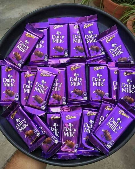 Sharma Food, Dairy Milk Chocolate Images, Chocolate Lovers Quotes, Chocolate Candy Brands, Chocolate Photography, Chocolate Tumblr, Dairy Milk Silk, Silk Chocolate, Birthday Wishes For Kids