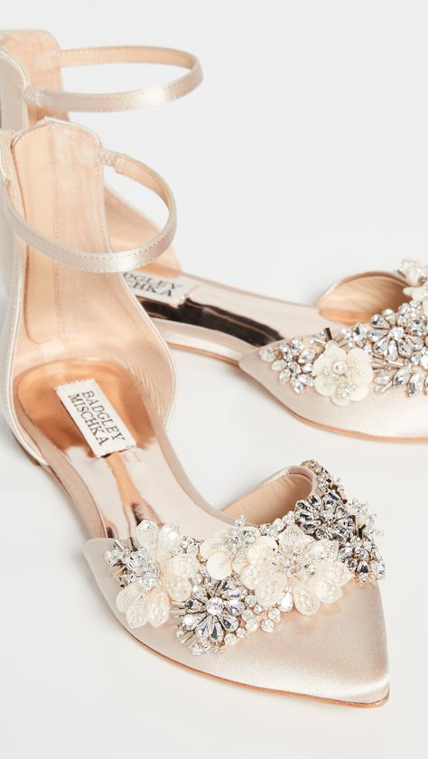 15 Comfortable Flats That Are Beautiful Enough to Wear on Your Wedding Day Pretty Flats, Wedding Shoes Comfortable, Wedding Shoes Flats, Wedding Flats, Bridal Sandals, Ankle Strap Flats, Wedding Dress Pictures, Shoe Inspiration, Wedding Dress Trends