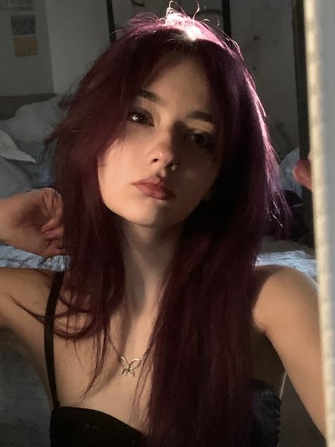 Girl With Purple Hair, Cherry Red Hair, Dark Purple Hair, Wine Red Hair, Wine Hair, You My Love, Dyed Red Hair, Dark Red Hair, Girls With Red Hair