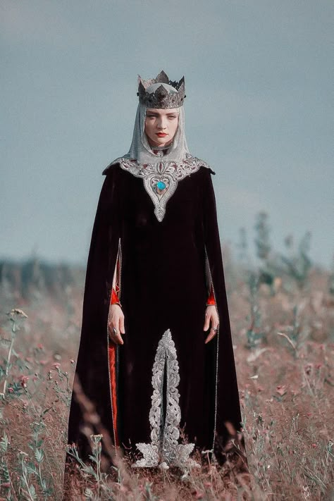 Slavic Clothing, From Movie, Russian Culture, Medieval Costume, Folk Dresses, Fantasy Gowns, Medieval Clothing, Medieval Fashion, Russian Fashion