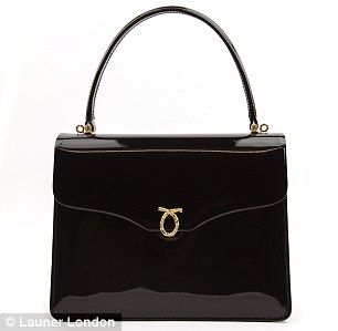 The Queen often wears her Royale Launer London, Modern Handbag, Statement Handbag, Reine Elizabeth, Soft Leather Handbags, Handbag Collection, Small Leather Goods, Vintage Bags, Black Handbags