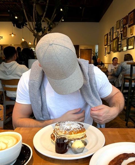 Men Back Selfie, Restaurant Poses Instagram Men, Restaurant Pose Ideas Men, Fit Boy Aesthetic, Boys Story Instagram, Man Instagram Story, Ig Pics Ideas Men, Mens Lifestyle Photography, Men Instagram Photos Ideas