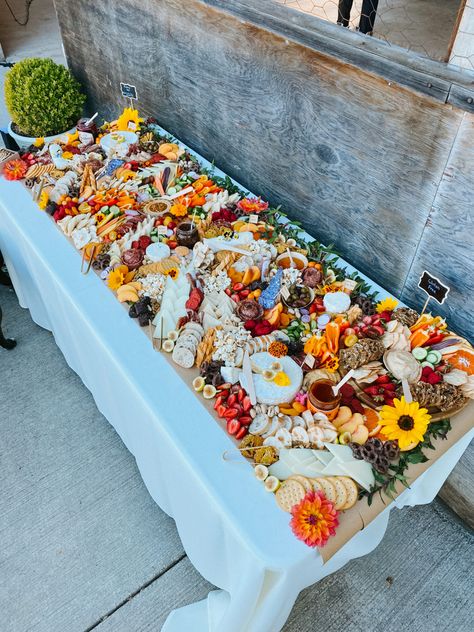 Fall Graze Table, Charcuterie Table Baby Shower Ideas, Fall Baby Shower Charcuterie Board, Fall Bridal Shower Ideas Food, Fall Grazing Table Ideas, Housewarming Brunch, Grazing Platter Ideas, Graze Table, Graze Board