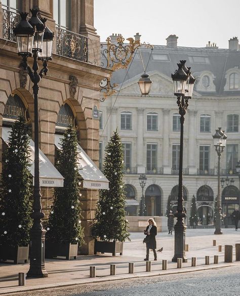 Place Vendome Christmas Moodboard, Paris In December, Paris Winter, Wallpaper Winter, Paris Luxury, Paris Vacation, Place Vendome, Paris Aesthetic, Break Time