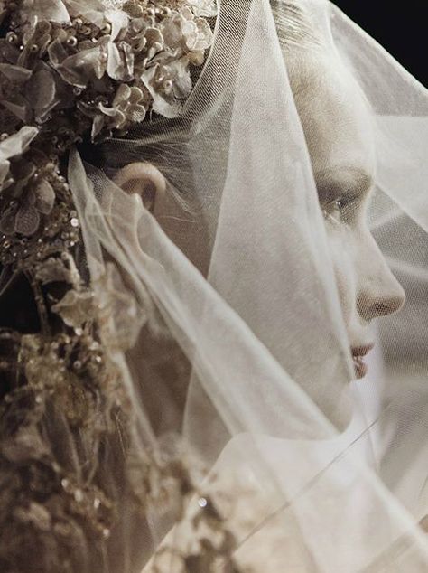 Forced Marriage Aesthetic, Marriage Aesthetic, Elie Saab Bridal, Forced Marriage, Lucrezia Borgia, Elie Saab Haute Couture, Haute Couture Wedding Dress, Poison Apple, Season Of The Witch