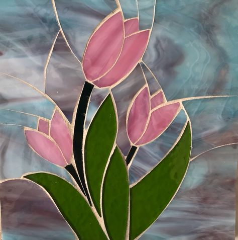 Tulips Glass Painting, Stainless Glass Window Art, Flower Glass Mosaic, Mosiac Art Paintings, Stained Glass Tulips Patterns, Stained Glass Patterns Flowers, Stain Glass Ideas, Mosaic Ideas Beginner, Tulip Mosaic