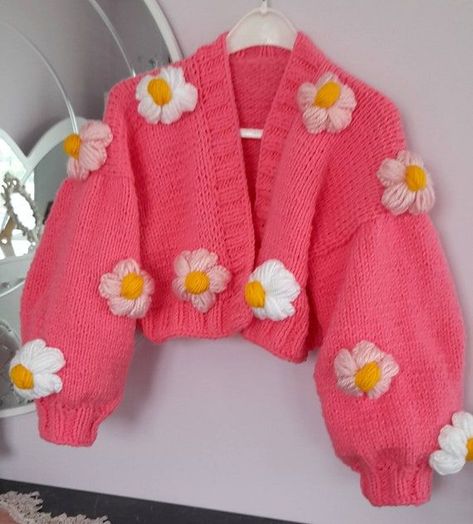 ac5dab2e99eee9cf9ec672e383691302desc52556185ri Crochet Sweater Design, Flower Cardigan, Stitching Techniques, Techniques Couture, Pink Cardigan, Casual Cardigans, Sleeve Jacket, Sweater Design, Knit Jacket