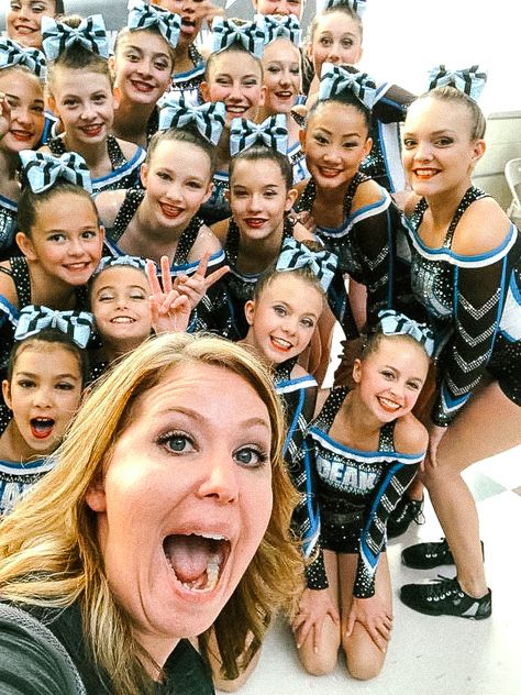 WHAT DOES A CHEER TEAM MOM ACTUALLY DO? - The Cheer Mom Blog Coaches Gifts Cheerleading, Team Mom Cheerleading, Cheer Mom Ideas Crafts, Cheer Snack Ideas Team Mom, Cheer Team Dinner Ideas, Team Mom Cheer, Team Reveal Ideas Cheer, Cheer End Of Season Party, Cheer Snacks Team Mom