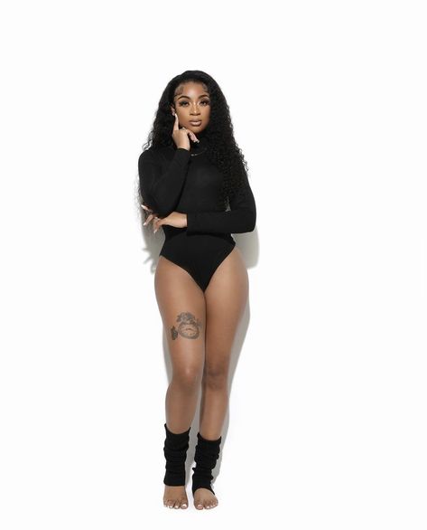 Photoshoot With Bodysuit, Photoshoot Ideas Bodysuit, Black Bodysuit Photoshoot Ideas, Body Suit Photoshoot Ideas, Ciara Photoshoot, Black Bodysuit Photoshoot, Body Suit Photoshoot, Bodysuit Photoshoot Ideas, Random Photoshoot