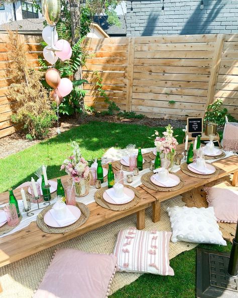 Colorado Luxe Picnics on Instagram: “Celebrating the Bride to be!💍🎀 . Planning: @asyouwishco . . . #coloradoluxepicnics #luxurypicnics #coloradopicnics #denverpicnics…” Birthday Flowers Aesthetic, Garden Party Birthday, Flowers Aesthetic, Party Table Decorations, Hen Do, Birthday Flowers, Bride To Be, Hen Party, Party Table