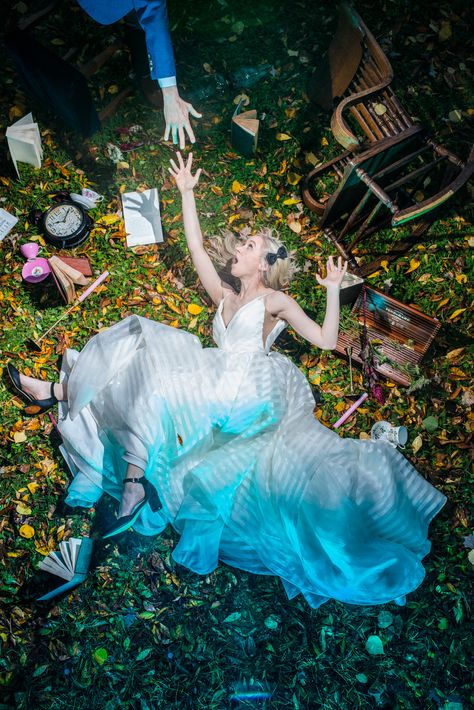 Wonderland Themed Wedding, Alice In Wonderland Tea Party Birthday, Alice In Wonderland Dress, Anniversary Photography, Alice In Wonderland Wedding, Creative Wedding Photo, Fairytale Photography, Alice In Wonderland Theme, Alice In Wonderland Tea Party