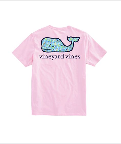 Shop OUTLET Parrot Motif Whale Fill Short-Sleeve Pocket Tee at vineyard vines Vineyard Vines Outfits, Vinyard Vines, College Wardrobe, Vineyard Vines Shirts, Casual Preppy Outfits, T Shorts, Fire Fits, Cute Preppy Outfits