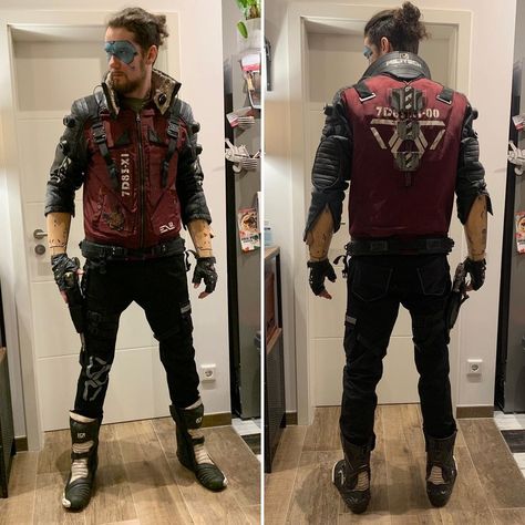 Daniel Zille on Instagram: “Cyberpunk Cosplay fitting and Make-up Test no 2. So far so good 😊 . . #cosplay #cosplayer #cyberpunk2077 #cyberpunk #cyber #convention…” Cyberpunk Cosplay Ideas, Cyberpunk Jacket Men, Cyberpunk Costume Men, Cyberpunk Cosplay Diy, Cyberpunk 2077 Outfits Men, Cyberpunk 2077 Clothes, Mens Cyberpunk Fashion, Cyberpunk 2077 Outfit, Cyberpunk Fits