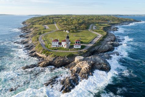 Beavertail State Park | Jamestown, RI | Discover Newport Newport Restaurants, Rhode Island Vacation, Mansion Tour, Train Tour, Newport Rhode Island, Helicopter Tour, Newport Ri, Fall Travel, Sunset Beach