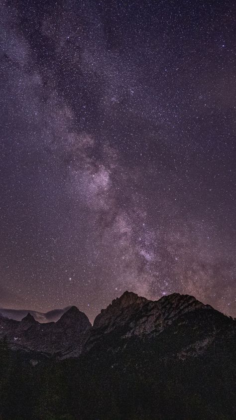 Silhouette Mountains, Natural Wallpapers, Milky Way Photography, Apple Wallpapers, Aesthetic Lockscreens, Night Sky Photography, Mountain Wallpaper, Sky Full Of Stars, Sky Full