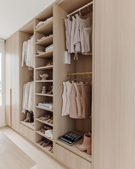 HAAUS.® | If this doesn’t scream laundry goals, we don’t know what does! What an absolute breathtaking space. Big thumbs up @alisa_lysandra 👍 📸… | Instagram Walk In Robe Designs, Glamorous Bedroom Decor, Walk In Closet Inspiration, Walk In Closet Ideas, Glamourous Bedroom, Ceiling Storage, Modern Closet, Simple Wardrobe, Serene Bedroom