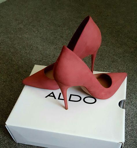 Just love them Aldo shoes #Cassedy bought me some just like theses  a Black Nd a cream color Nd I love them ...! Summer Shoes Sandals Flats, Aldo Shoes Women, Snapchat Makeup, Small Goals, Purple High Heels, Fancy Heels, Aldo Heels, Fashion Shoes Heels, Shoes Boots Ankle