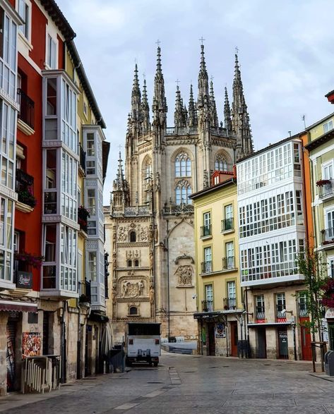 Burgos, España Burgos Spain, Burgos, Urban Landscape, Cologne Cathedral, Spain, Building, Travel, Quick Saves, Art