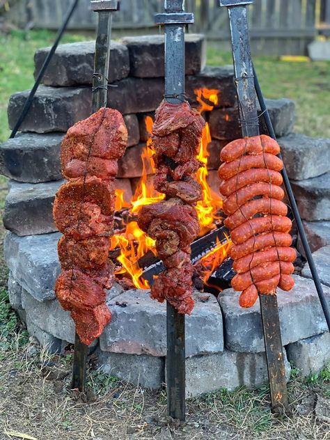 Flap Steak, Over The Fire Cooking, How To Cook Brisket, Grilling Guide, Cooking Over Fire, Grilling Ideas, Fire Pit Cooking, Open Fire Cooking, Fire Pit Landscaping