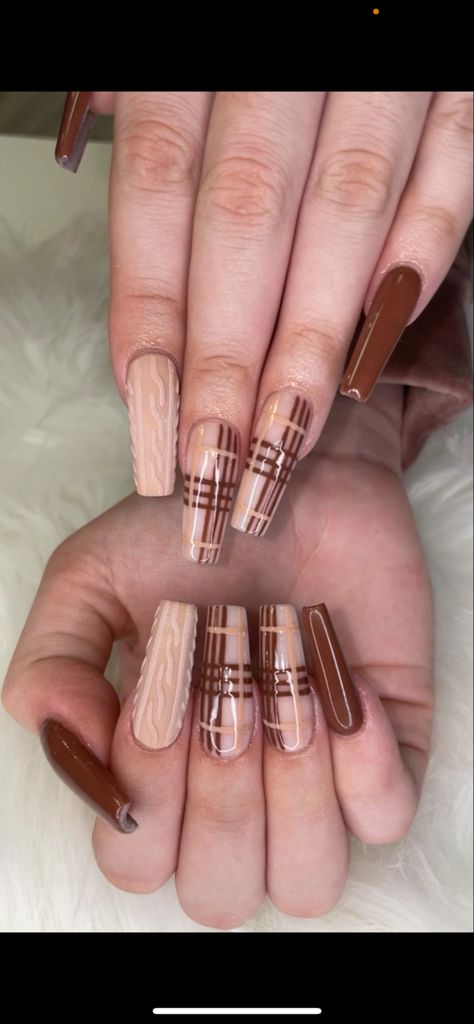 Fall Type Nails, French Tip Plaid Nails, Thanksgiving Nails Acrylic Oval, Long Acrylic Nails Coffin Fall, Brown Flannel Nails, Fall Winter Nails Design, Brown Fall Acrylic Nails, Autumn Nails Coffin, Thanksgiving Nails Coffin