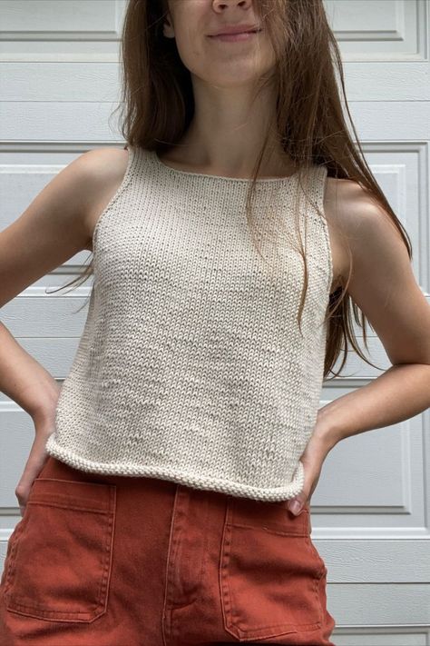 Knitted Tank Top Pattern Free, Knit Tank Top Pattern, Summer Knitting Projects, Débardeurs Au Crochet, Knit Top Patterns, Crochet Tank Tops, Tank Top Pattern, Crochet Tank Top, Crochet Tank