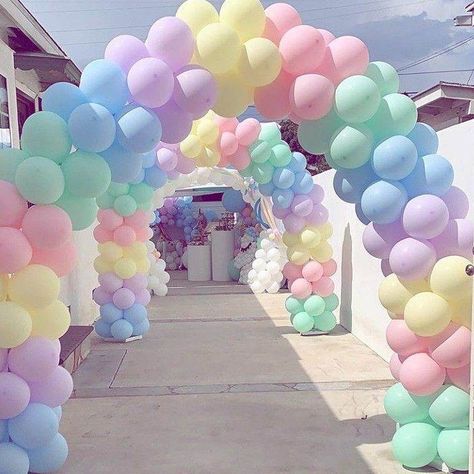 Pastel Balloon Arch Backdrop, Pastel Party Theme Decoration, Balloon Decorations Pastel, Pastel Color Baby Shower Ideas, Pastel Decorations Party, Pastel Rainbow 1st Birthday Party, Pastel Candyland Birthday Party, Pastel Balloons Decoration, Pastel Themed Birthday Party Decorations