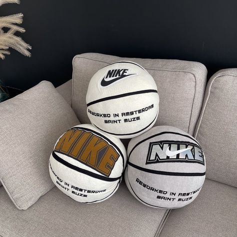 Search: 4 results found for "basketball pillow" – SAINT MUZE Basketball Pillow, Basketball Room Decor, Nike Reworked, Navy Crossbody Bag, Basketball Room, Basketball Decorations, Grey Crossbody Bag, Red Crossbody Bag, Old Towels