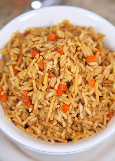 Homemade Beef Rice-A-Roni - never use the boxed stuff again! This looked and tasted just like the real thing! I had to tell my husband that I made the rice from scratch - not a box. Rice, pasta, beef broth, beef bouillon, onion powder, Worcestershire, soy sauce, garlic powder, pepper and chopped carrots. Seriously delicious! We make this all the time - SO much better than the box. Homemade Beef Rice A Roni, Rice With Beef Broth, Beef Rice A Roni, Homemade Rice A Roni, Rice Casseroles, Beef Bake, Pasta Beef, Rice Sides, Homemade Dry Mixes