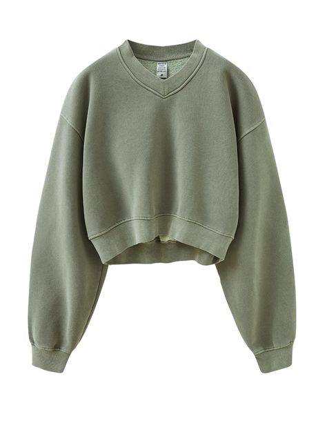 PRICES MAY VARY. Cotton-blend Imported Women Solid Basic Fleece Letter Loose Sweatshirt Long Sleeve Drop Shoulder Pullovers Top Pull On closure Machine Wash [MATERIAL]: Cotton blend, cozy and breathable, soft and comfortable fabric. Premium fleece lined provides you warm dressing experience. [FEATURES]: Cropped sweatshirts for women, long sleeve crop sweatshirt, fleece sweatshirt crop top, fleece crop jumper, drop shoulder pullover tops, solid basic loose fit sweatshirts, cute v neckline pullove Cropped Quarter Zip, Athletic Hoodie, Beauty Shopping, Crop Pullover, Women Sweatshirt, Vintage Crop Tops, Crop Top Sweatshirt, Sweatshirt For Women, Workout Crop Top