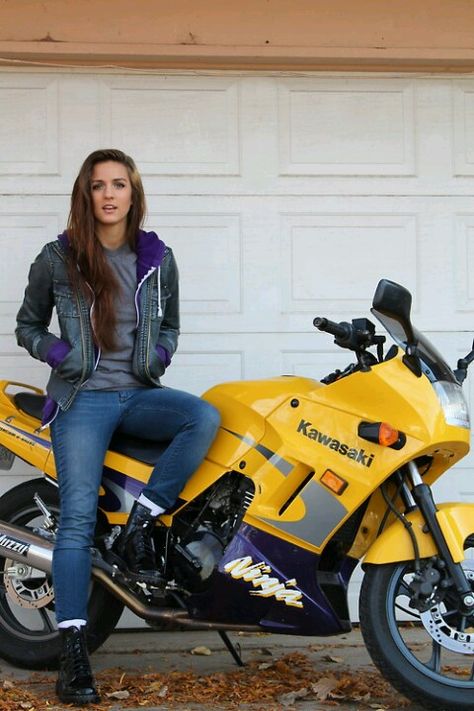 Jenna Anne tyasiamridenhour lesbian Chicks On Bikes, Female Biker, Motorbike Girl, Thrill Ride, Biker Chick, Riding Gear, Motorcycle Women, Motorcycle Girl, Lady Biker