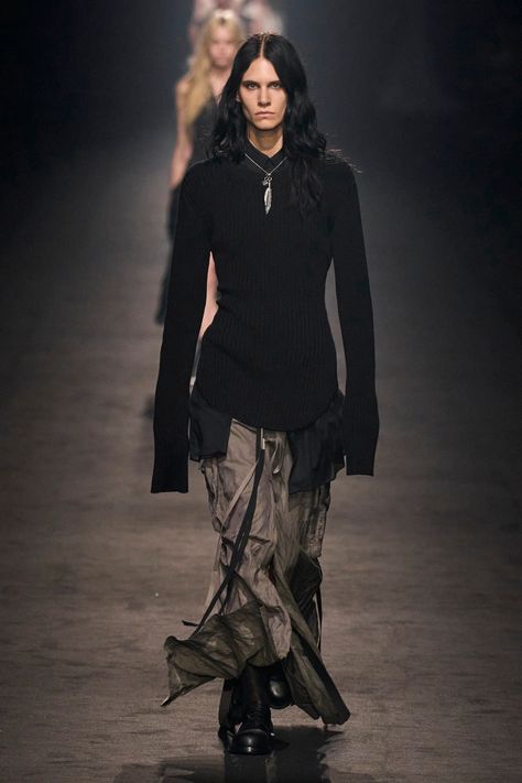 Ann Demeulemeester Spring 2024 Ready-to-Wear Collection | Vogue Ann Demeulemeester 90s, Pioneer Clothing, Summer 24, Ann Demeulemeester, Dress For Success, Runway Models, Spring 2024, Paris Fashion, Autumn Winter Fashion