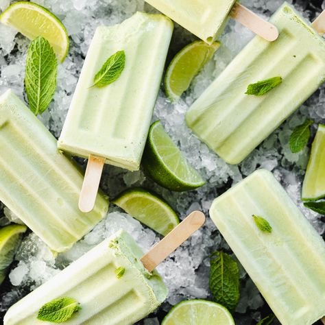 Mojito Dessert, Mint Popsicles, Vegan Ice Cream Recipes, Lime Popsicles, Frozen Treats Recipes, Snickers Ice Cream, Strawberry Popsicles, Vegan Ice Cream Recipe, Frozen Dessert Recipe