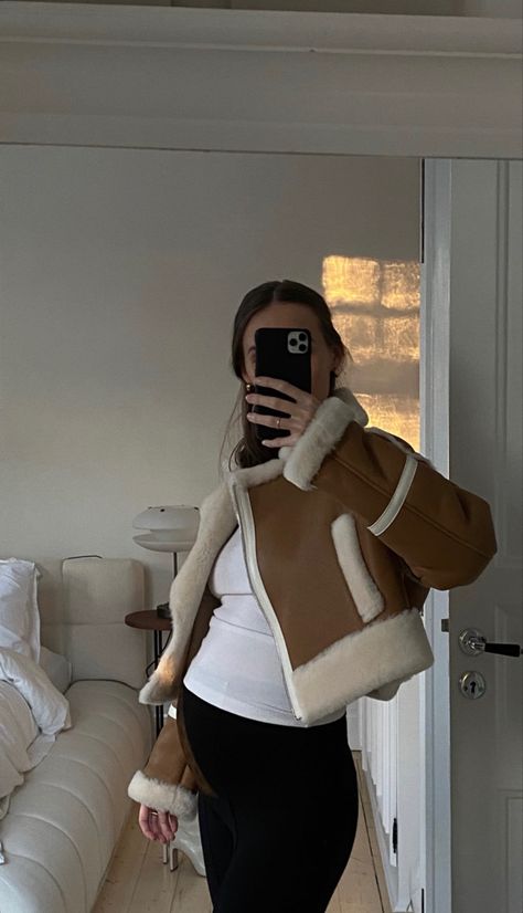 Aesthetic On A Budget, Rich Mom Aesthetic, Pregnacy Fashion, Prego Outfits, Rich Mom, Winter Maternity Outfits, Mom Aesthetic, Aesthetic 2024, Spring Maternity