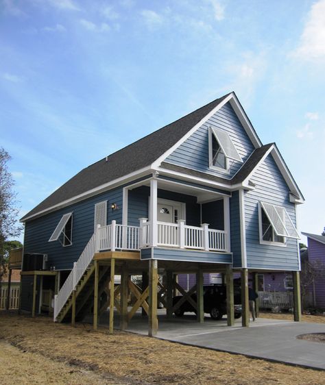 Beach Homes Exterior Seaside, Alys Beach Homes, Beach Home Screen, Boho Beach Home, Homes On Stilts, Cottage Tropical, Palm Beach Homes, Home On Stilts, River House Plans