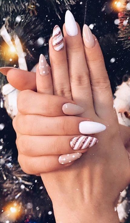 fall nails;christmas nails;christmas nails acrylic;christmas nails gel;christmas nails design;christmas nails easy Nails Easter, Tree Heart, Cute Christmas Nails, Christmas Nails Easy, Winter Nails Acrylic, Christmas Gel Nails, Smink Inspiration, Easter Tree, Festival Nails