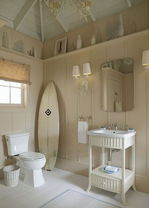 Beach House Decorating | Beach Cottage Interiors: 6 Bath Design Ideas | http://nauticalcottageblog.com Chic Beach House, Beach House Bathroom, Beach House Interior Design, Beach Theme Bathroom, Dream Beach Houses, Decor Ikea, Coastal Bathrooms, Style Cottage, Beach Cottage Decor