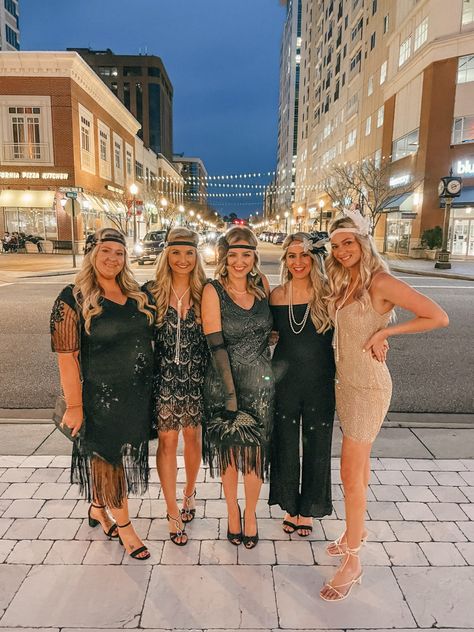 Party Like Gatsby Outfit, 1920s Fashion Party Roaring Twenties, Great Gatsby Outfit Ideas For Women, Outfit Anni 20, Diy Gatsby Outfit, Great Gatsby Party Outfit Ideas, Chicago Movie Outfit, 20s Outfits Women Party, Gatsby Themed Party Outfit Women