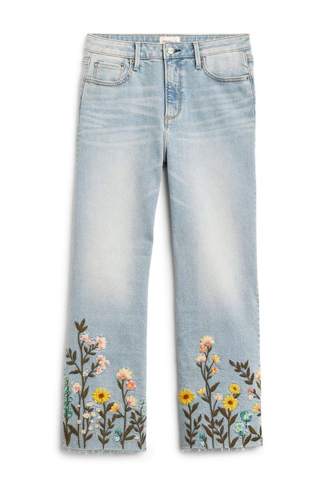 Road Trip Packing List: Our Women’s Guide To On-the-Go Style Jean Pants Embroidery Ideas, Embroidered Jeans Flowers, Embroidery Designs On Pants, Embroidery In Jeans, Embroidery On Jeans Pants, Pant Embroidery Design, Embroidery Pants Jeans, Jeans Painting Ideas, Embroidery On Pants