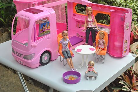 Barbie Glamour Camper | At last! After long wait, the Glamou… | Flickr Barbie Camper, Barbie Kids, Barbie Fairytopia, Barbie 2000, Fifth Wheels, Baby Alive Dolls, Barbie Family, Happy Party, Barbie Toys